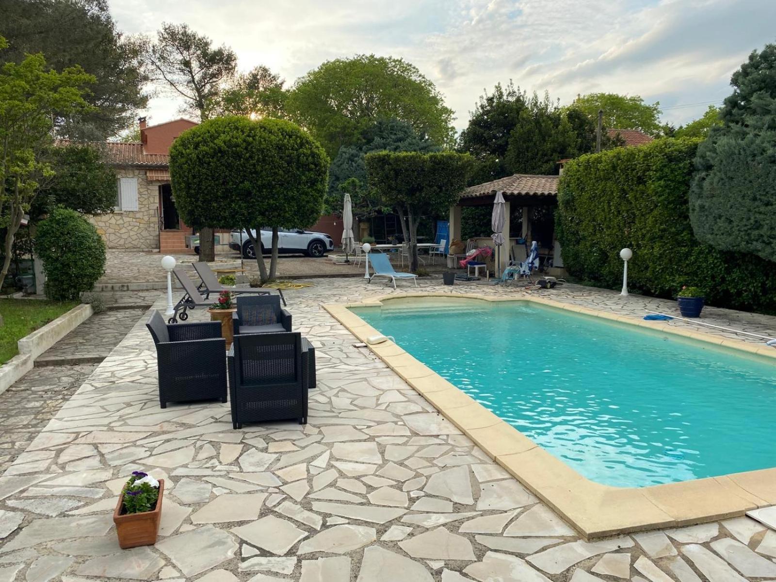 Apartment Independant Calme Pas Loin Du Centre Nimes